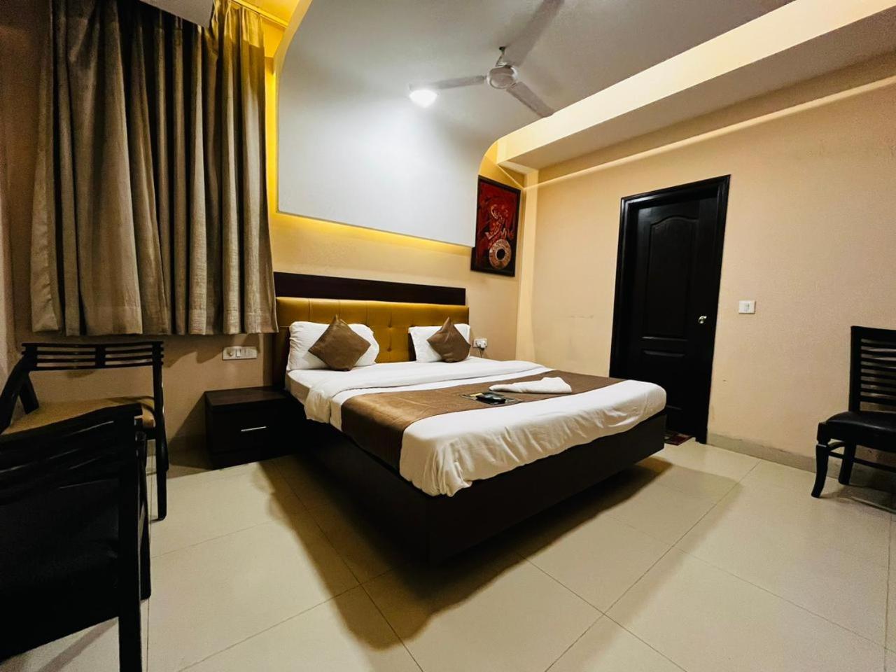 Hotel Mvr Stay By Admire Inn Noida Bagian luar foto