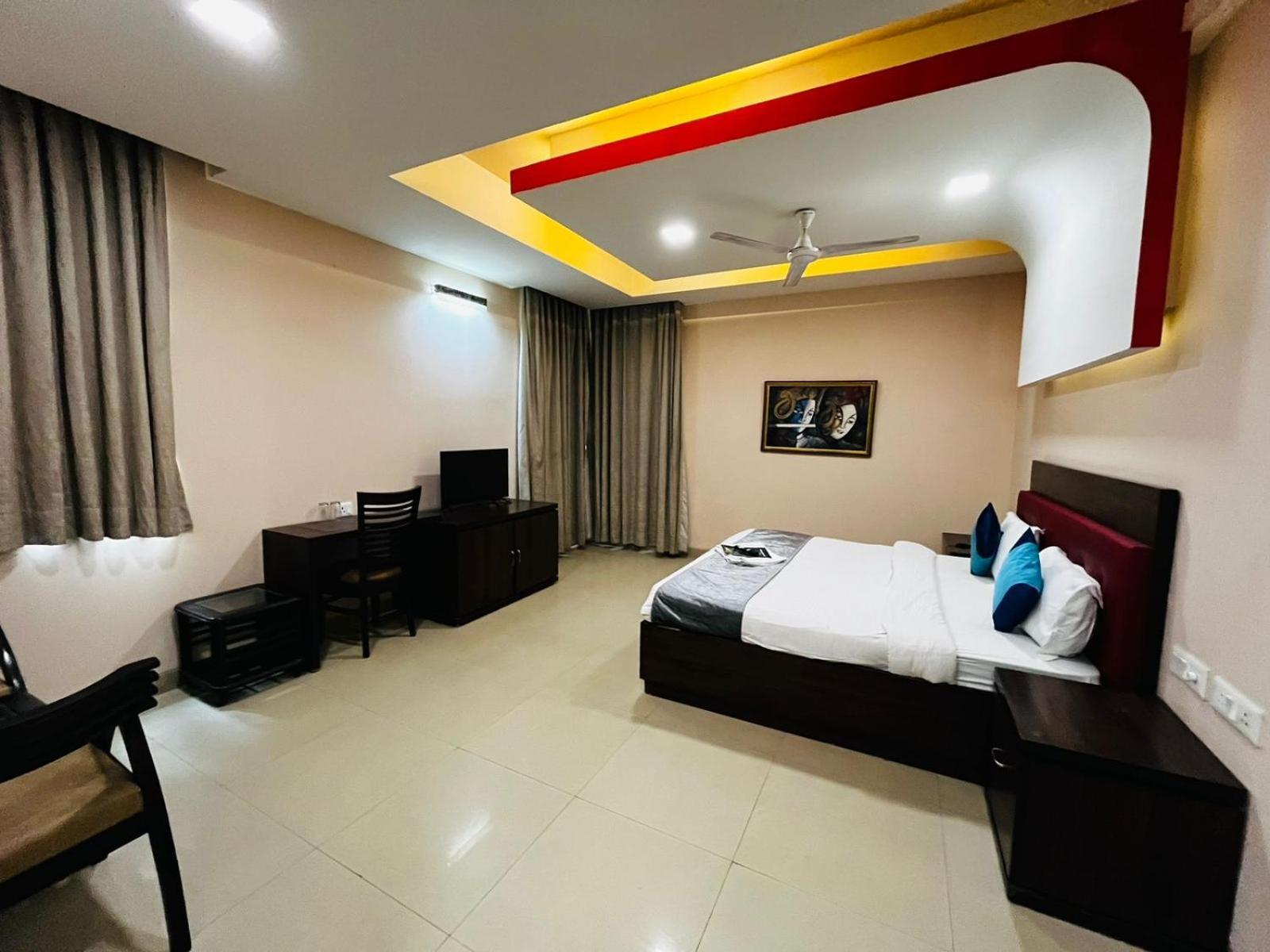 Hotel Mvr Stay By Admire Inn Noida Bagian luar foto