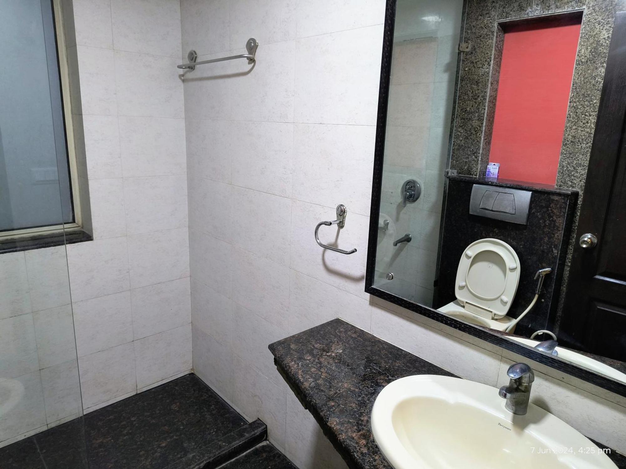Hotel Mvr Stay By Admire Inn Noida Bagian luar foto